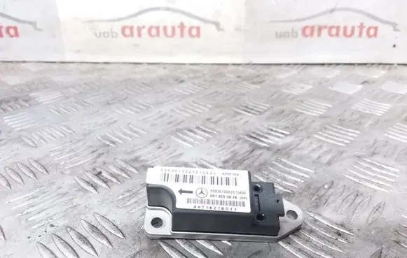 Mercedes-Benz E W210 Airbag deployment crash/impact sensor 0018205626 0003013002015634