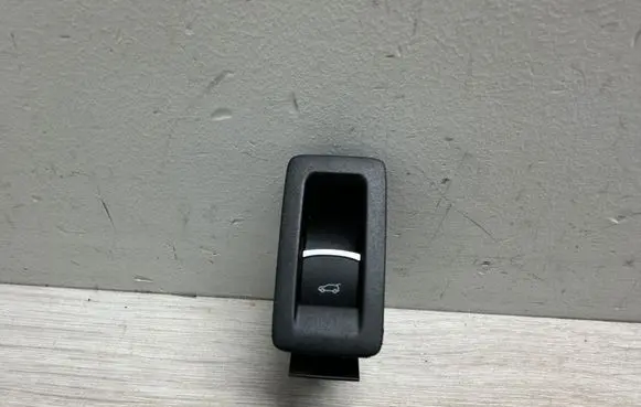 Volkswagen Touareg II Tailgate opening switch 7P6959551