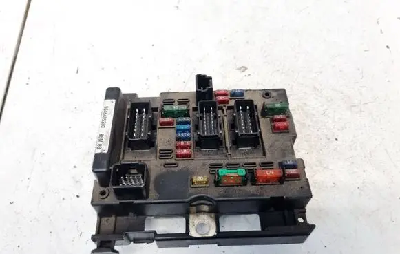 Peugeot 307 Fuse box set 9646405280