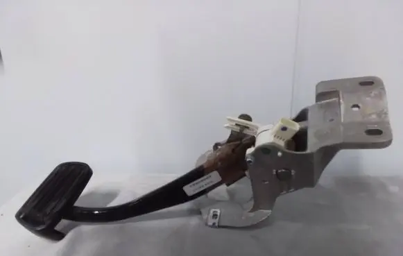 Chevrolet Camaro Brake pedal AA0176P814