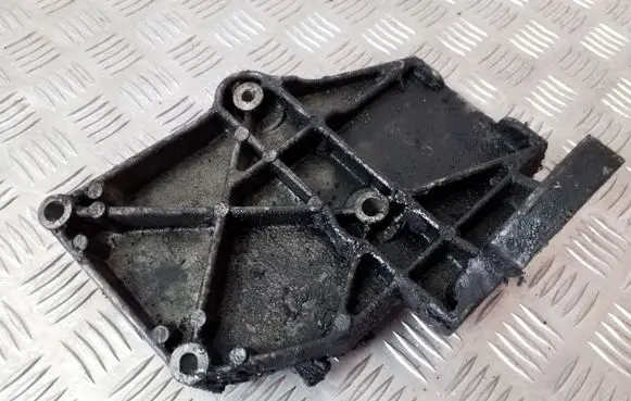 Audi A4 S4 B5 8D A/C compressor mount bracket 028260885A