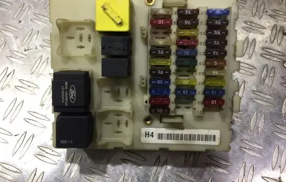 Ford Focus Fuse box set 98ag14a073chh4 518251905