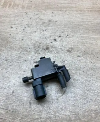 Toyota Avensis T220 Vacuum valve 0848807911