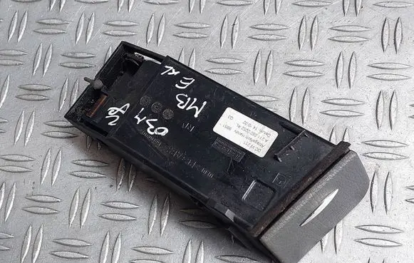 Mercedes-Benz E W211 Dashboard storage box/compartment A2116802052