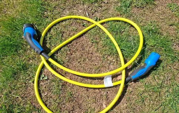 Mercedes-Benz EQC Electric car charging cable A0005832098
