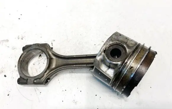 Toyota Corolla Verso AR10 Piston with connecting rod