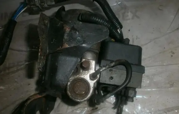 Toyota Corolla E100 ABS Pump 4451012070 3b200255