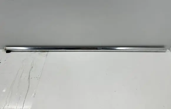 Jaguar XF X250 Door glass trim 8X23F21452AE 8X23F21452