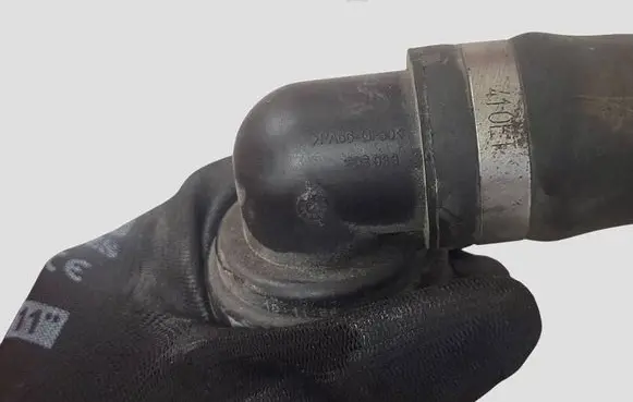 Volvo V40 Engine coolant pipe/hose