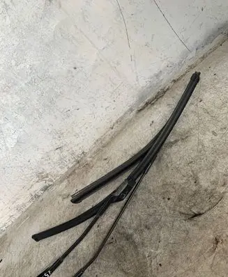 Volvo V50 Windshield/front glass wiper blade 