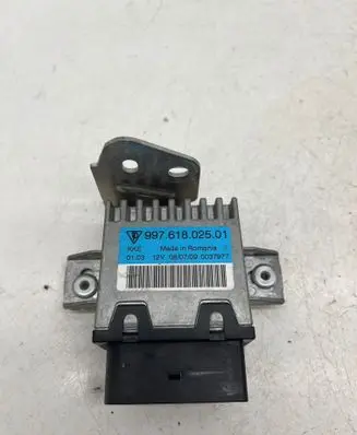 Porsche 911 997 Fuel injection pump control unit/module 99761802501 0037977