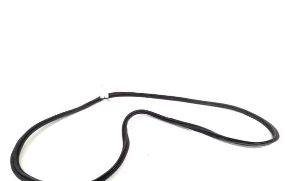 Volkswagen PASSAT B9 Trunk rubber seal (body) 3J0827705A