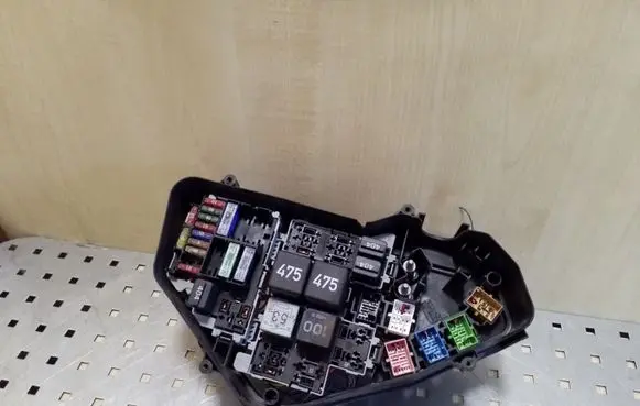 Volkswagen Touareg I Fuse box set
