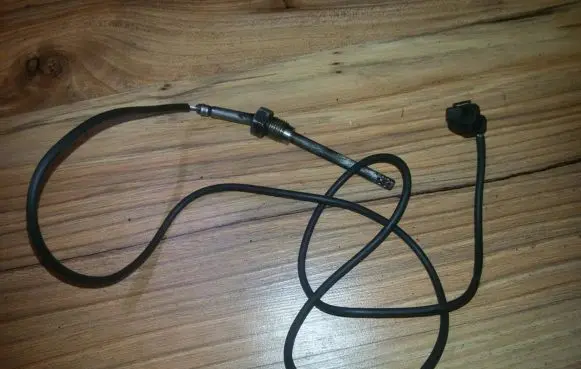 Mercedes-Benz C W203 Exhaust gas temperature sensor 0051531028