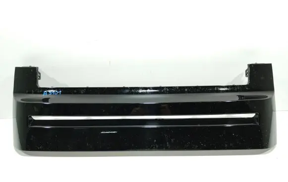 Land Rover Defender Front grill L8B2-17820