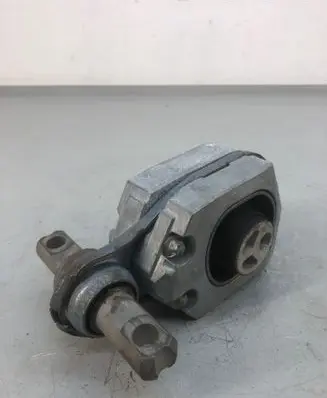 Engine mount bracket