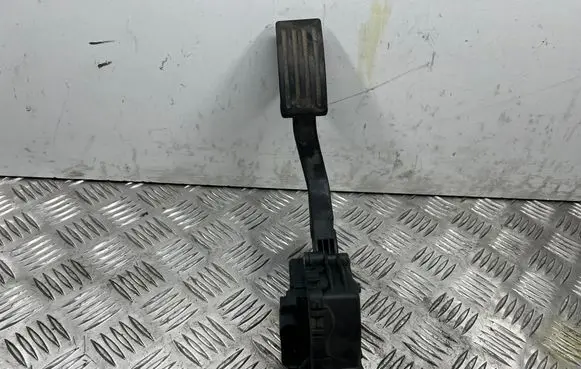 Volvo V50 Accelerator throttle pedal 74253001 4M519F836AK 6PV00864132