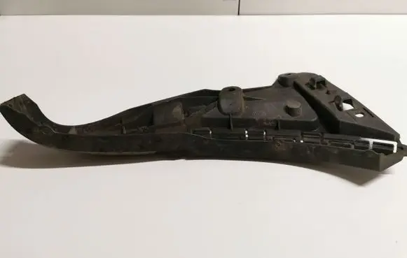 Volvo XC90 Front bumper mounting bracket 08620564