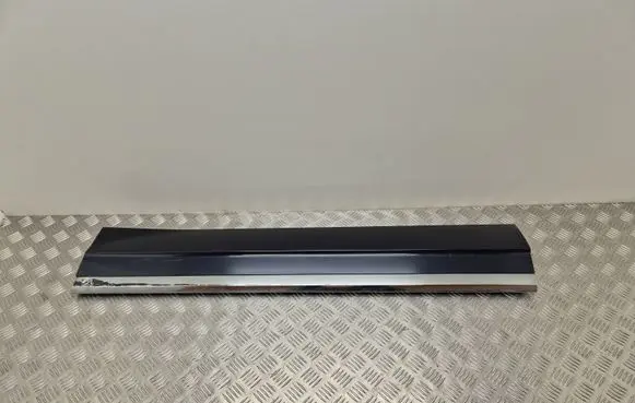 Volkswagen Touareg III Front door trim (molding) 760854940E