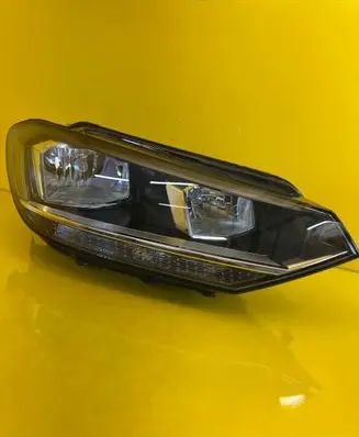 Volkswagen Touran III Headlight/headlamp 5TB941006A