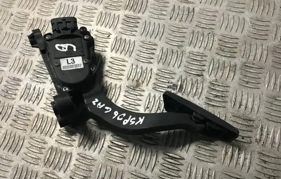 KIA Sportage Accelerator throttle pedal