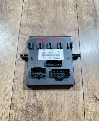 Audi Q7 4L Comfort/convenience module 4F0907279 F005V00619