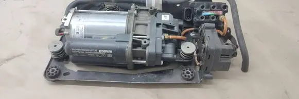 Audi A8 S8 D5 Air suspension compressor/pump 4N0616005D 10R036089 A154264020