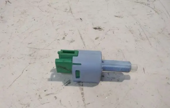 Mitsubishi Outlander Brake pedal sensor switch F80CS53
