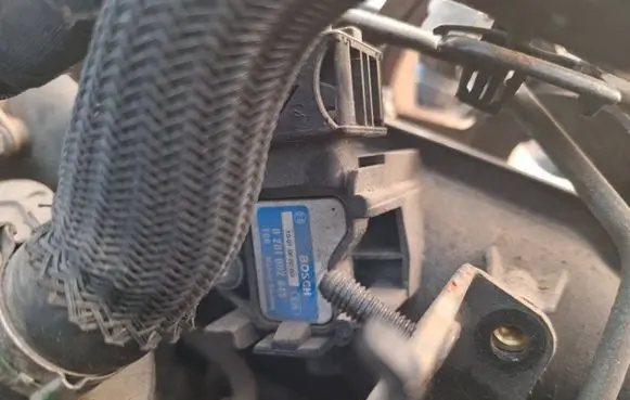 Opel Insignia A Air pressure sensor 0281002845