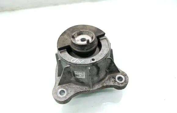 Mercedes-Benz Vito Viano W447 Engine mount bracket A4472410013