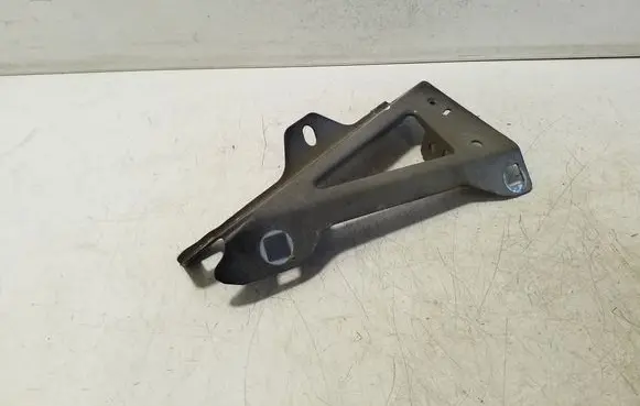 Jeep Renegade Fender mounting bracket
