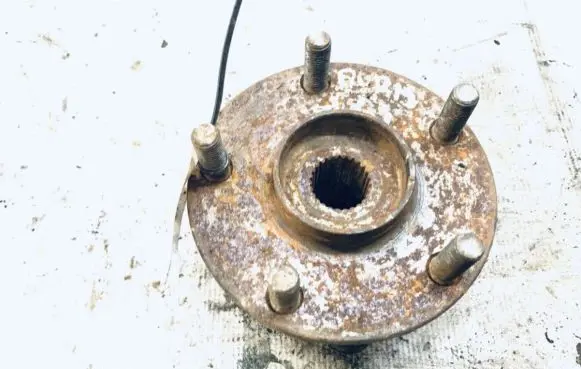 Toyota Auris 150 Front wheel hub