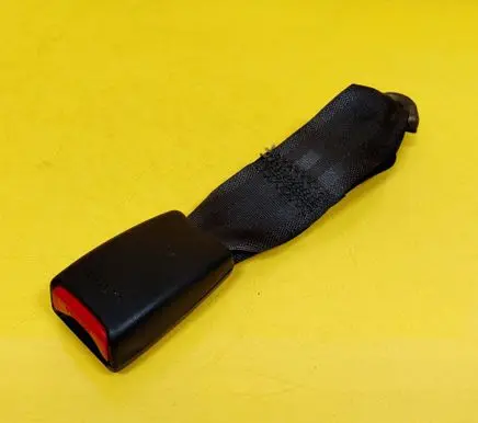Mitsubishi Colt Rear seatbelt buckle 