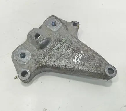 Seat Leon (5F) Gearbox mounting bracket 1K0199117