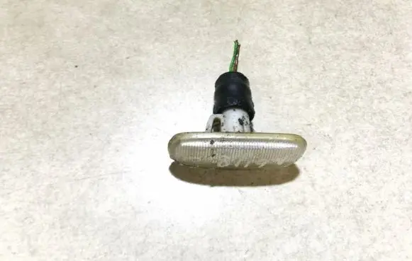 Audi A6 S6 C5 4B Front fender indicator light