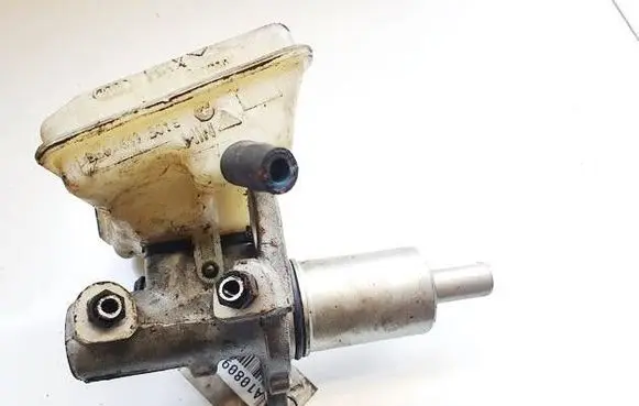 Volkswagen PASSAT B5.5 Master brake cylinder 8E0611301E