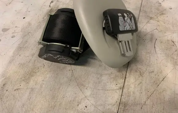 Volkswagen Touran I Roof seat belt 