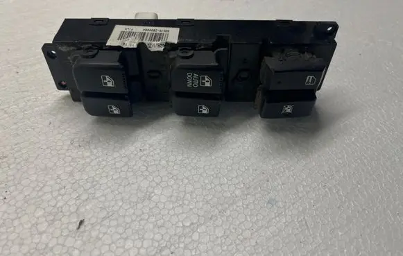 Hyundai Santa Fe Electric window control switch 935702B000S4