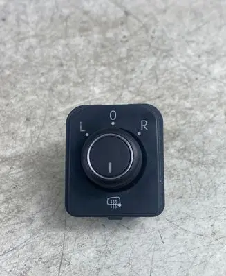Volkswagen PASSAT B8 Wing mirror switch 3G0959565A C62615