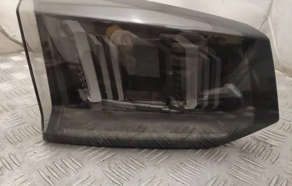 Peugeot 5008 II Tailgate rear/tail lights 9836231880