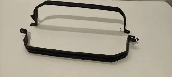 Fuel tank mounting bracket