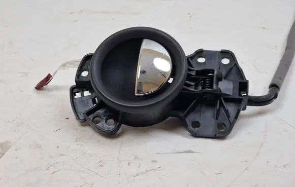 Mini Cooper Countryman R60 Front door interior handle 9800936