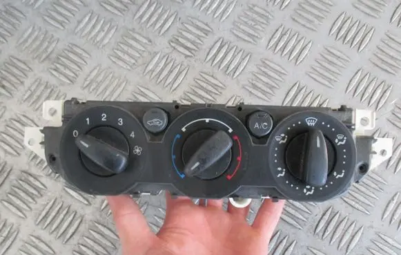 Ford Focus C-MAX Climate control unit 3M5T19980AC