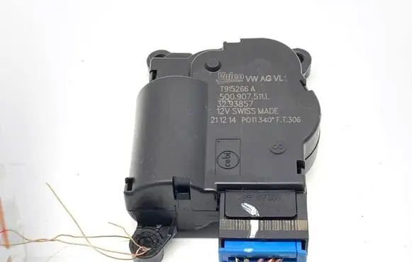 Volkswagen PASSAT B8 Air flap motor/actuator 5Q0907511L