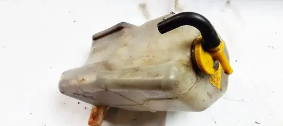 Mazda 626 Coolant expansion tank/reservoir 823021077