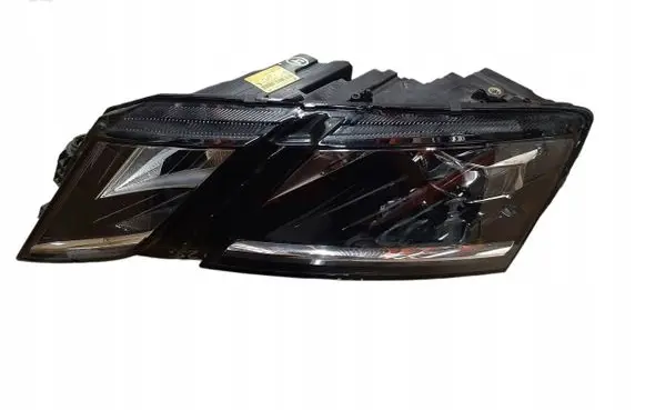 Skoda Octavia Mk4 Headlight/headlamp 5E1941015F