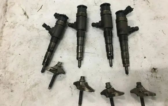 Peugeot 508 Fuel injectors set 0445110566