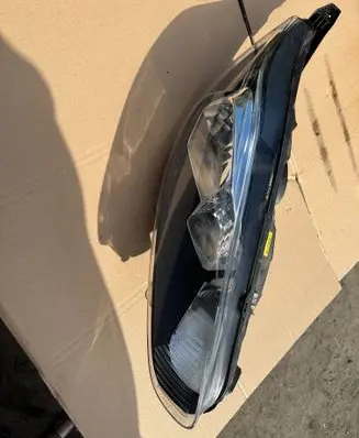Ford Fiesta Headlight/headlamp C1BB13W029