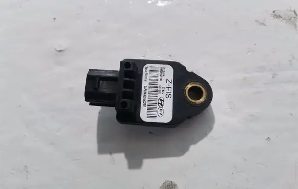 Hyundai i30 Airbag deployment crash/impact sensor 959200A100