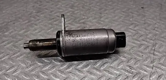 Audi A6 S6 C6 4F Valve oil control 06E103697E